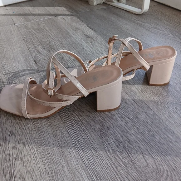 Cream Strappy Block Heel Sandals, Size 8 - Picture 9 of 14